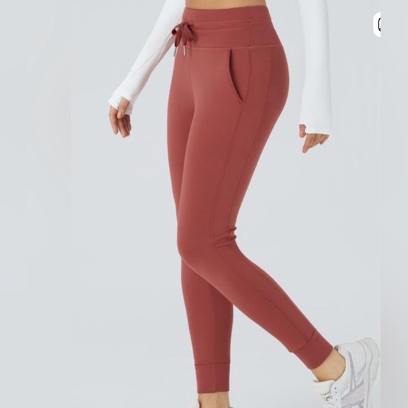 Halara Women's Terracotta Jogger Pants NWT - Picture 3 of 8